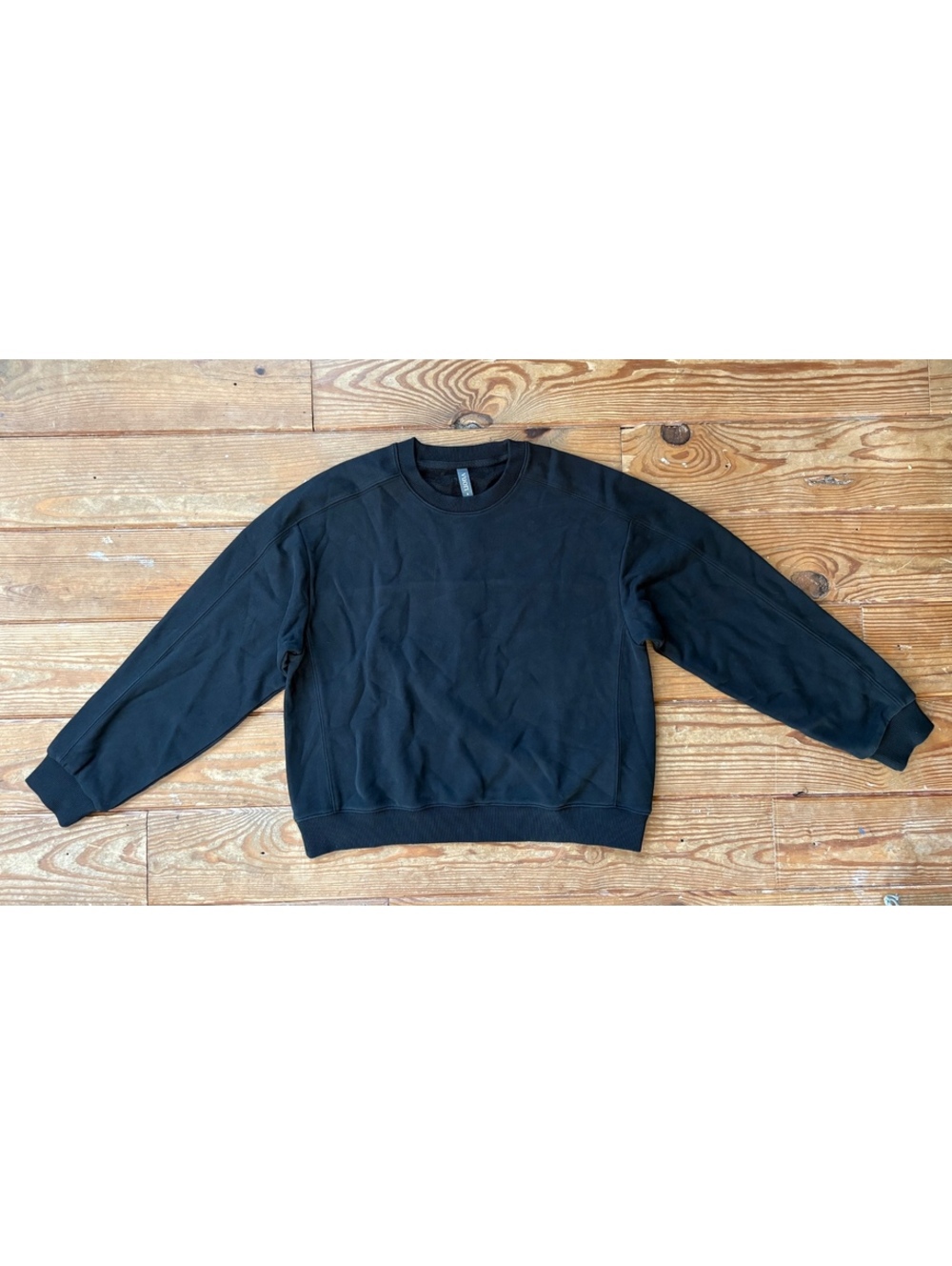 Vuori Women’s Black Oversized Crewneck Sweatshirt Pullover Size Small - Picture 2 of 8